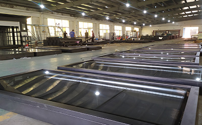 萬(wàn)城加急趕制杭州滾動(dòng)換畫智能公交候車亭